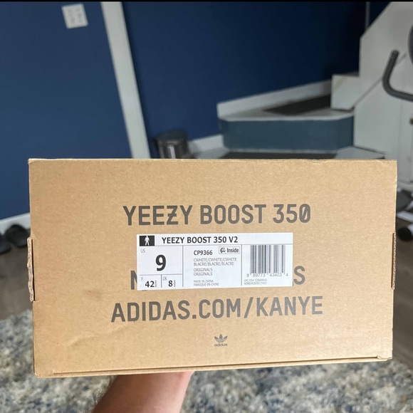 Yeezy Boost 350 V2 ‘Cream White / Triple White’ Size 9 - Picture 7 of 9